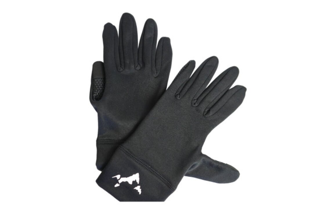 Schwarze Handschuhe gebrandet mit Silvretta Montafon Logo | © Silvretta Montafon 