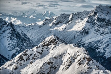 Panoramabild von der Zamangspitze im Winter in der Silvretta Montafon. | © Silvretta Montafon - Daniel Hug