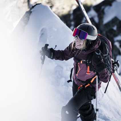 Freeriderin beim Aufstieg in der Silvretta Montafon. | © Silvretta Montafon - Max Draeger